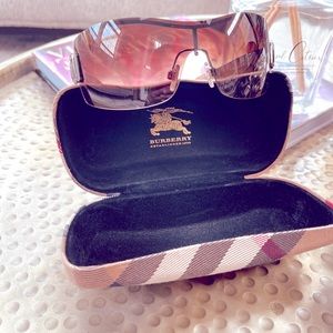 Women Burberry Sunglasses